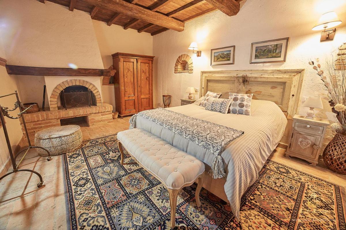 Casale Alessandri Massa Martana Bagian luar foto